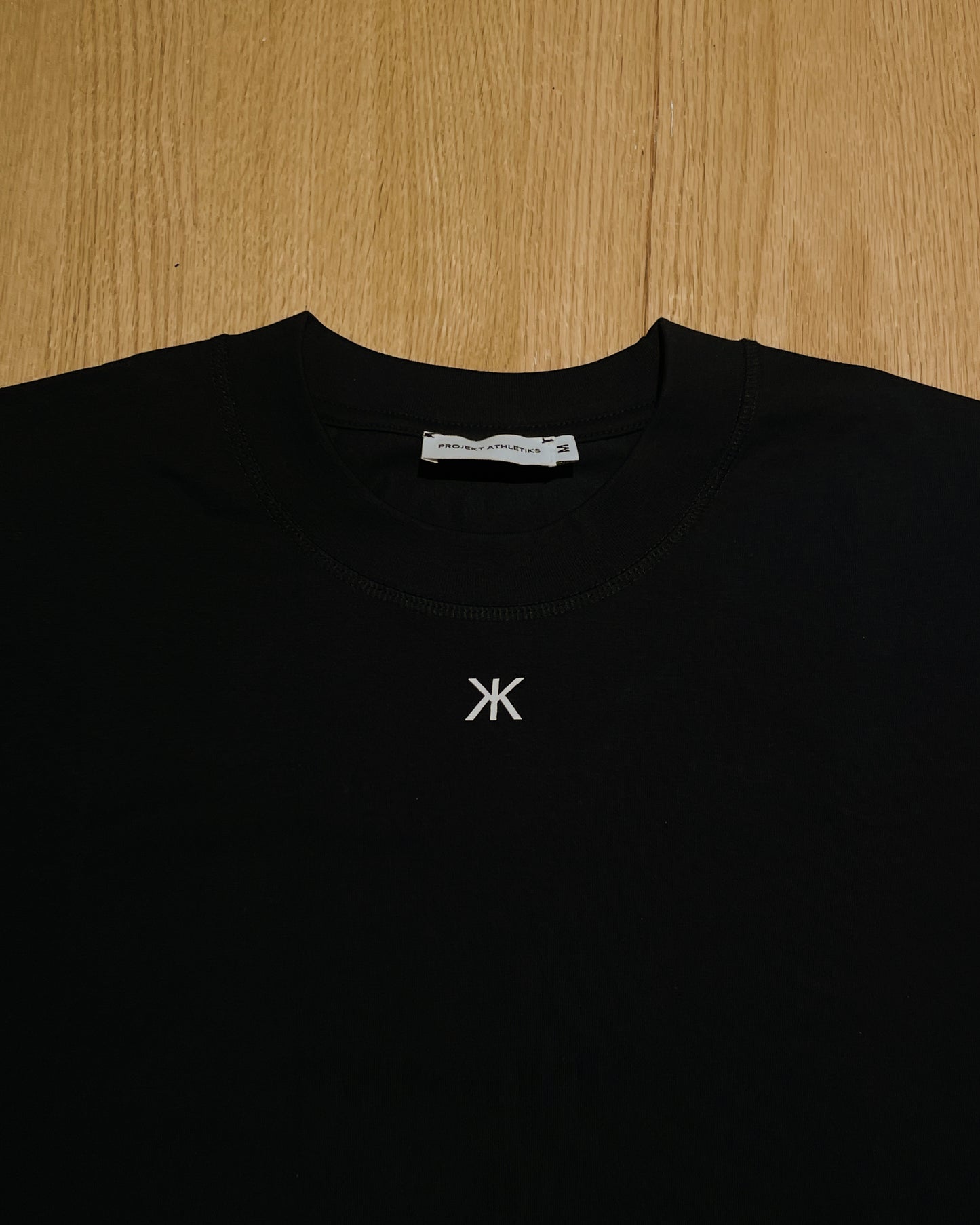 TRAINING CLUB ACTIVE T-SHIRT IN BLACK