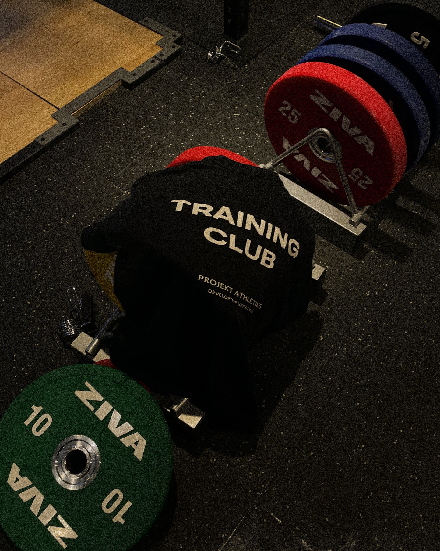 TRAINING CLUB ACTIVE T-SHIRT IN BLACK
