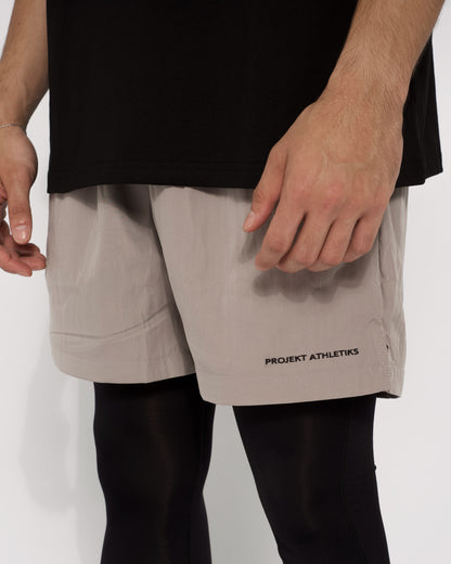 TRAINING SHORTS IN CLOUD GRAY